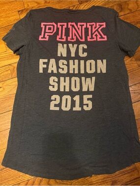 Victoria's Secret PINK Gray Tee limited edition fashion show